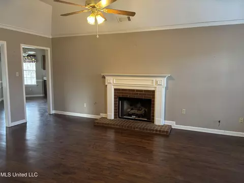 Living - 1715 Tara Dr, Hernando, MS 38632 photo 1 of 1