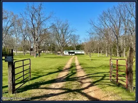 5089 Sees Chapel Rd, Crenshaw, MS 38621 photo 3
