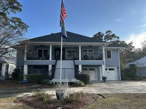 911 2nd St, Gulfport, MS 39501