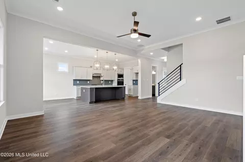 Living - 9142 Cedar Barn Cv, Olive Branch, MS 38654 photo 3 of 4