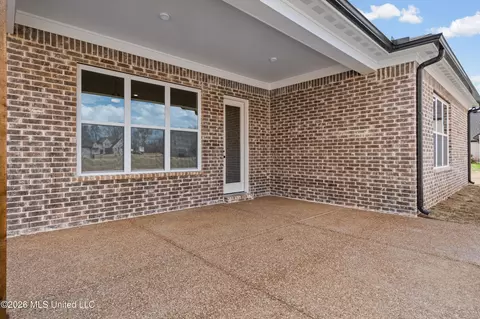 Exterior - 9142 Cedar Barn Cv, Olive Branch, MS 38654 photo 3 of 4