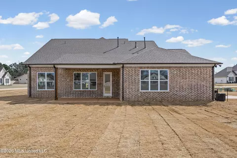 Exterior - 9142 Cedar Barn Cv, Olive Branch, MS 38654 photo 4 of 4