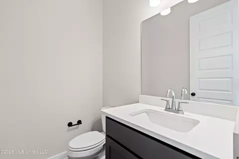 Bath - 9142 Cedar Barn Cv, Olive Branch, MS 38654 photo 1 of 5