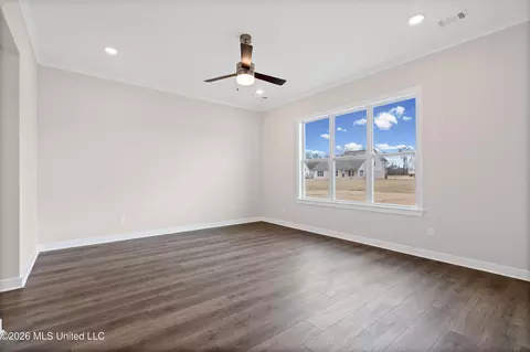 Living - 9142 Cedar Barn Cv, Olive Branch, MS 38654 photo 4 of 4