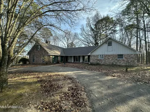 715 Wagner St, Water Valley, MS 38965