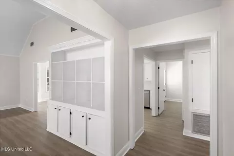 Entry Way - 301 Camelia Trl, Brandon, MS 39047 photo 2 of 2