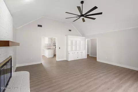 Living - 301 Camelia Trl, Brandon, MS 39047 photo 2 of 3