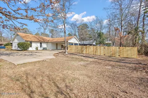 Exterior - 301 Camelia Trl, Brandon, MS 39047 photo 6 of 6