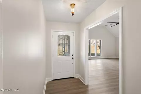 Entry Way - 301 Camelia Trl, Brandon, MS 39047 photo 1 of 2