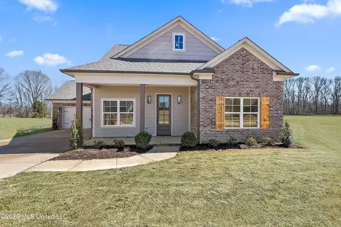 448 Wells Dr, Hernando, MS 38632