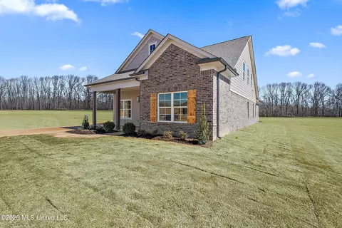 448 Wells Dr, Hernando, MS 38632 photo 2