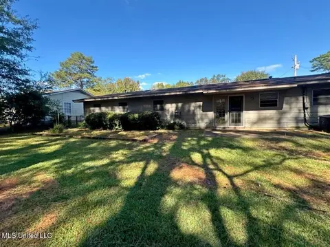 Exterior - 1237 Springdale Dr, Jackson, MS 39211 photo 1 of 1