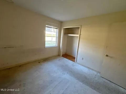 Bedroom - 1237 Springdale Dr, Jackson, MS 39211 photo 2 of 2