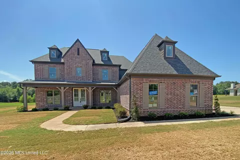 321 Cedar Crest Cv, Byhalia, MS 38611