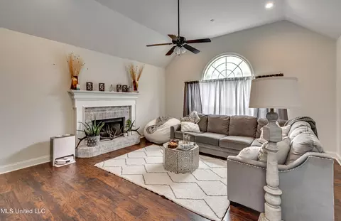 Living - 708 Oak Trl, Canton, MS 39046 photo 1 of 5