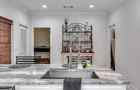 Kitchen - 708 Oak Trl, Canton, MS 39046 photo 7 of 8