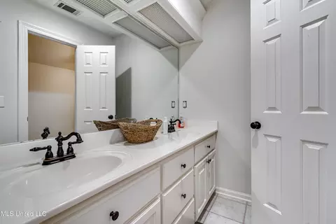 Bath - 708 Oak Trl, Canton, MS 39046 photo 8 of 8