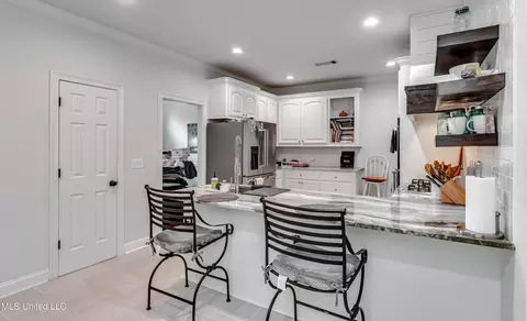 Kitchen - 708 Oak Trl, Canton, MS 39046 photo 8 of 8