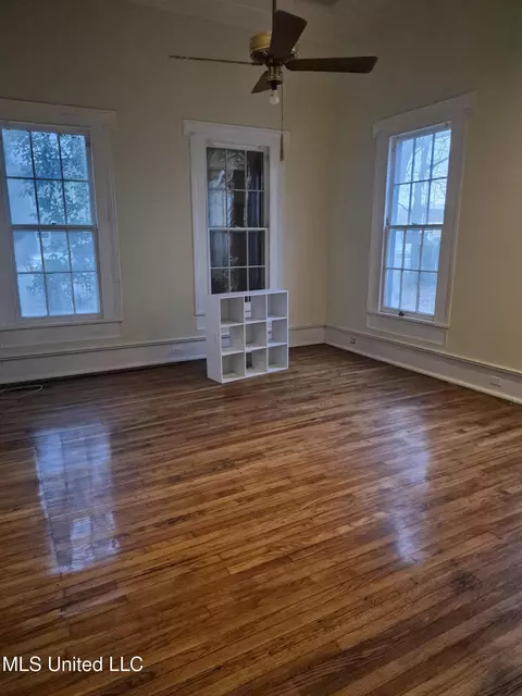 Living - 401 E First St, Forest, MS 39074 photo 4 of 5