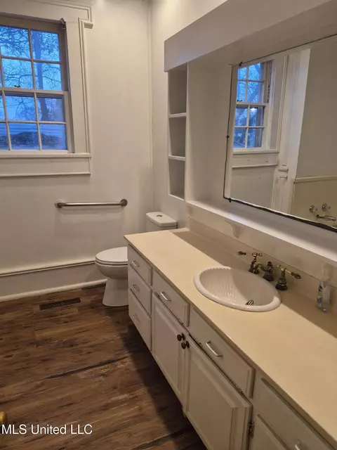 Bath - 401 E First St, Forest, MS 39074 photo 4 of 6