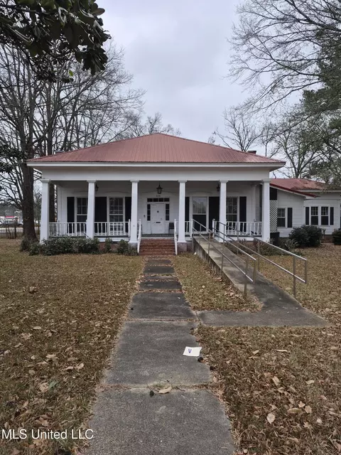 401 E First St, Forest, MS 39074