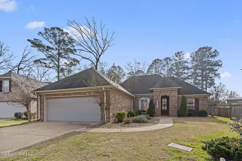 102 Woodridge Dr, Pearl, MS 39208