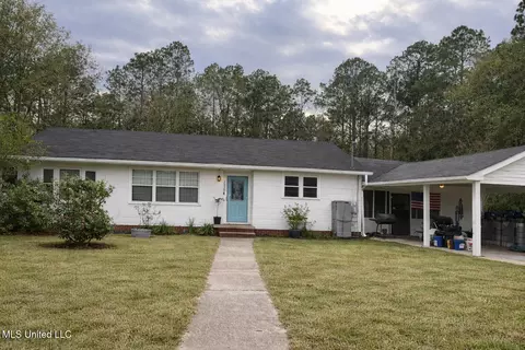 2212 E Canal St, Picayune, MS 39466