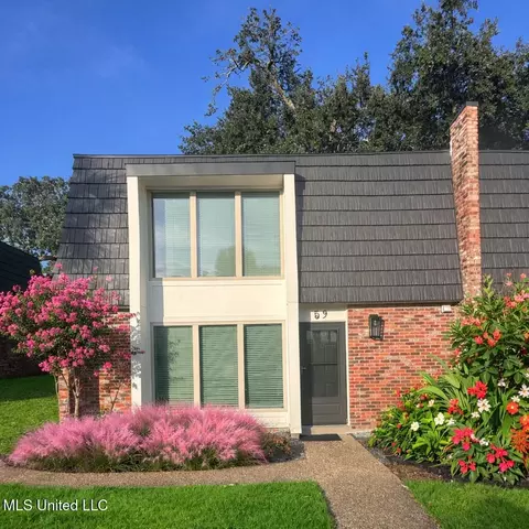 527 Front Beach Dr #59, Ocean Springs, MS 39564