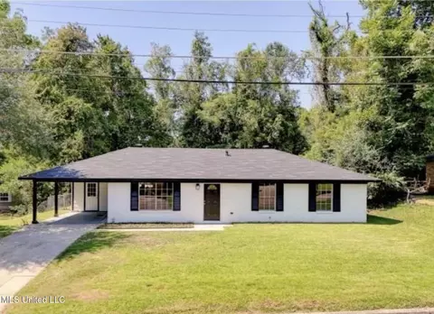 108 Spring Ridge Dr, Vicksburg, MS 39180