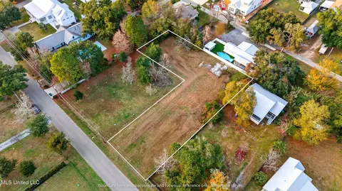 135 Saint Charles St, Bay Saint Louis, MS 39520