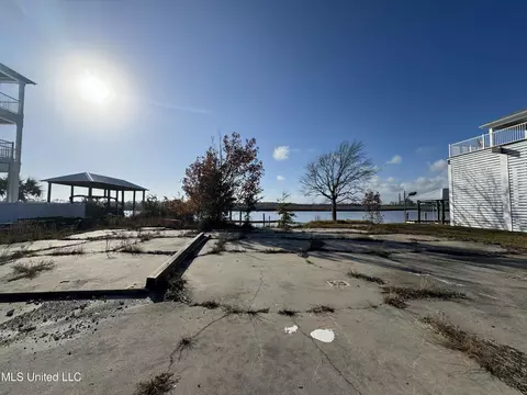 10187 S River Dr, Biloxi, MS 39532 photo 6