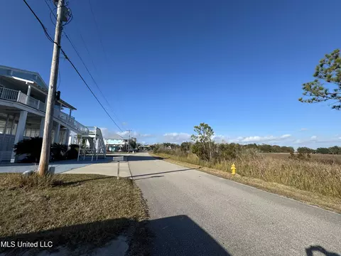 10187 S River Dr, Biloxi, MS 39532 photo 4