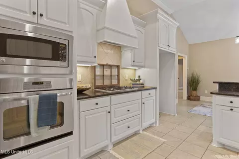 Kitchen - 104 Carmichael Blvd, Madison, MS 39110 photo 4 of 4