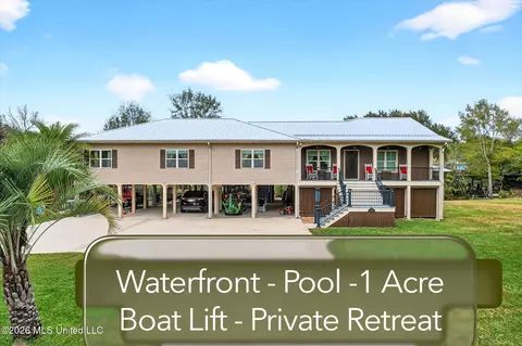 2104 Mole Dr, Bay Saint Louis, MS 39520