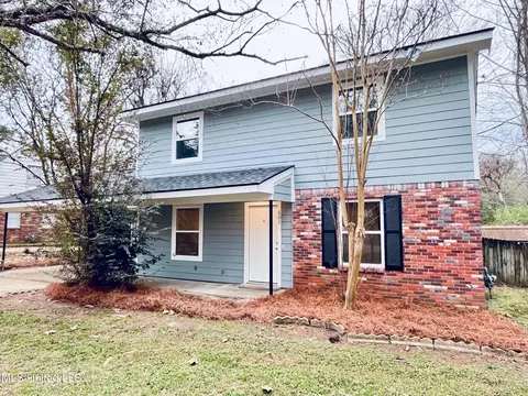 601 Bellevue St, Clinton, MS 39056