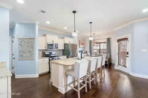 Kitchen - 3132 E Jefferson Loop, Hernando, MS 38632 photo 3 of 4