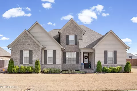 Exterior - 3132 E Jefferson Loop, Hernando, MS 38632 photo 2 of 8