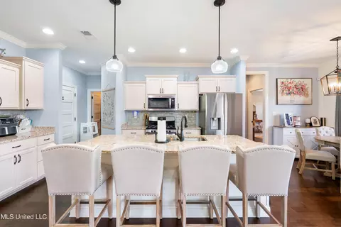 Kitchen - 3132 E Jefferson Loop, Hernando, MS 38632 photo 2 of 4