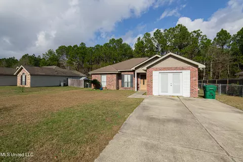 630 Edna St, Waveland, MS 39576