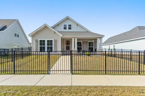 114 Everly Cir, Ocean Springs, MS 39564