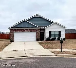 8833 Ruth Ann Cv, Southaven, MS 38671