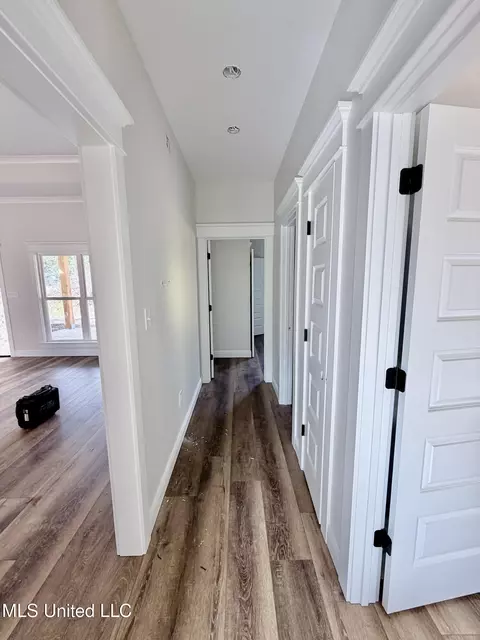 Entry Way - 7005 Whites Farm Rd, Lucedale, MS 39452 photo 3 of 4