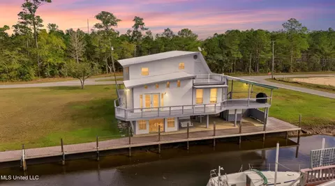 10064 Everest St, Bay Saint Louis, MS 39520