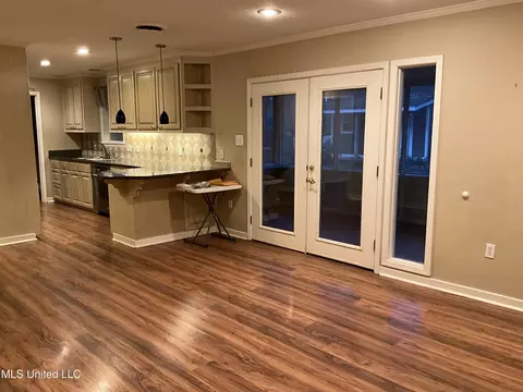 Living - 1409 Post Rd, Clinton, MS 39056 photo 4 of 7