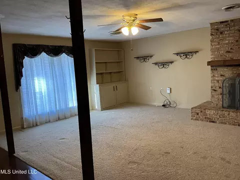 Living - 1409 Post Rd, Clinton, MS 39056 photo 2 of 7