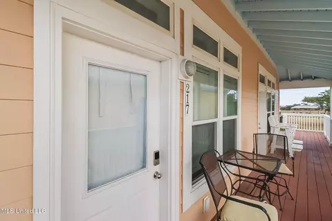 1515 E Beach Blvd #217, Pass Christian, MS 39571