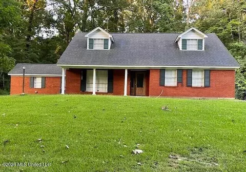 200 Dunbarton Dr, Natchez, MS 39120