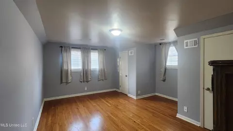 Bedroom - 200 Dunbarton Dr, Natchez, MS 39120 photo 2 of 3