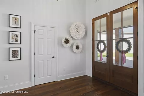 Entry Way - 712 S Chickasaw Dr, Flowood, MS 39232 photo 1 of 2