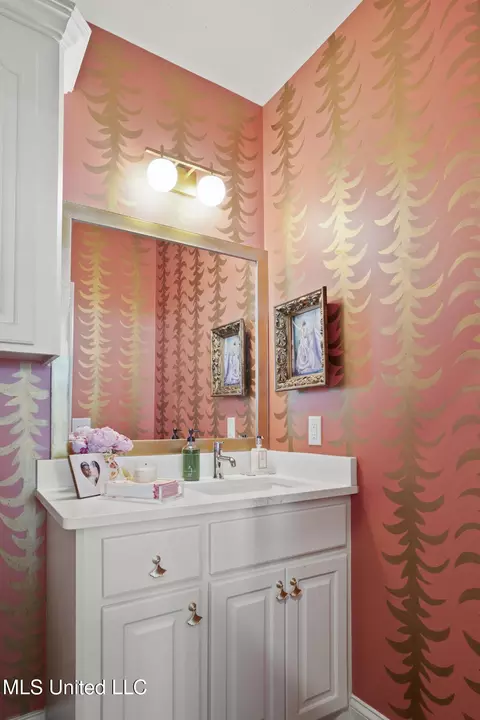 Bath - 712 S Chickasaw Dr, Flowood, MS 39232 photo 5 of 5